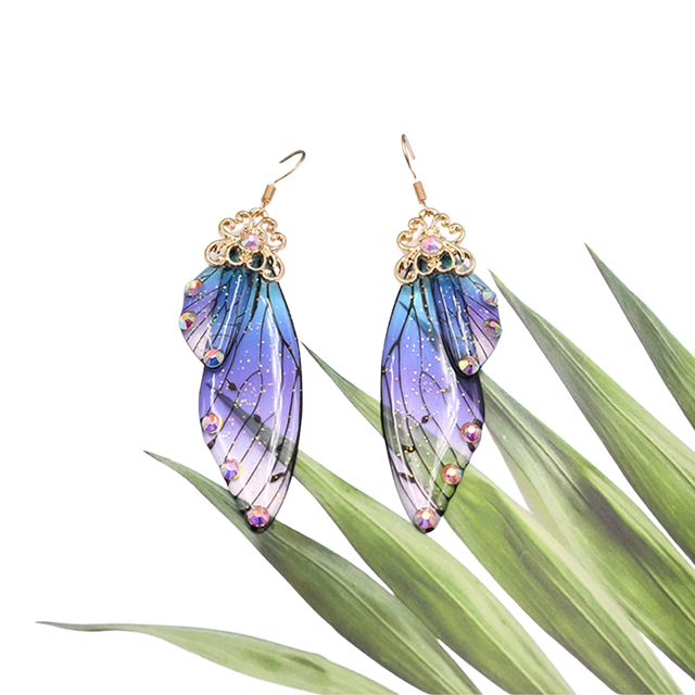 This earing captures the magic of Demon Slayer. If you're looking for more Demon Slayer merch, we have it all! Check out our anime merch now—free shipping!
