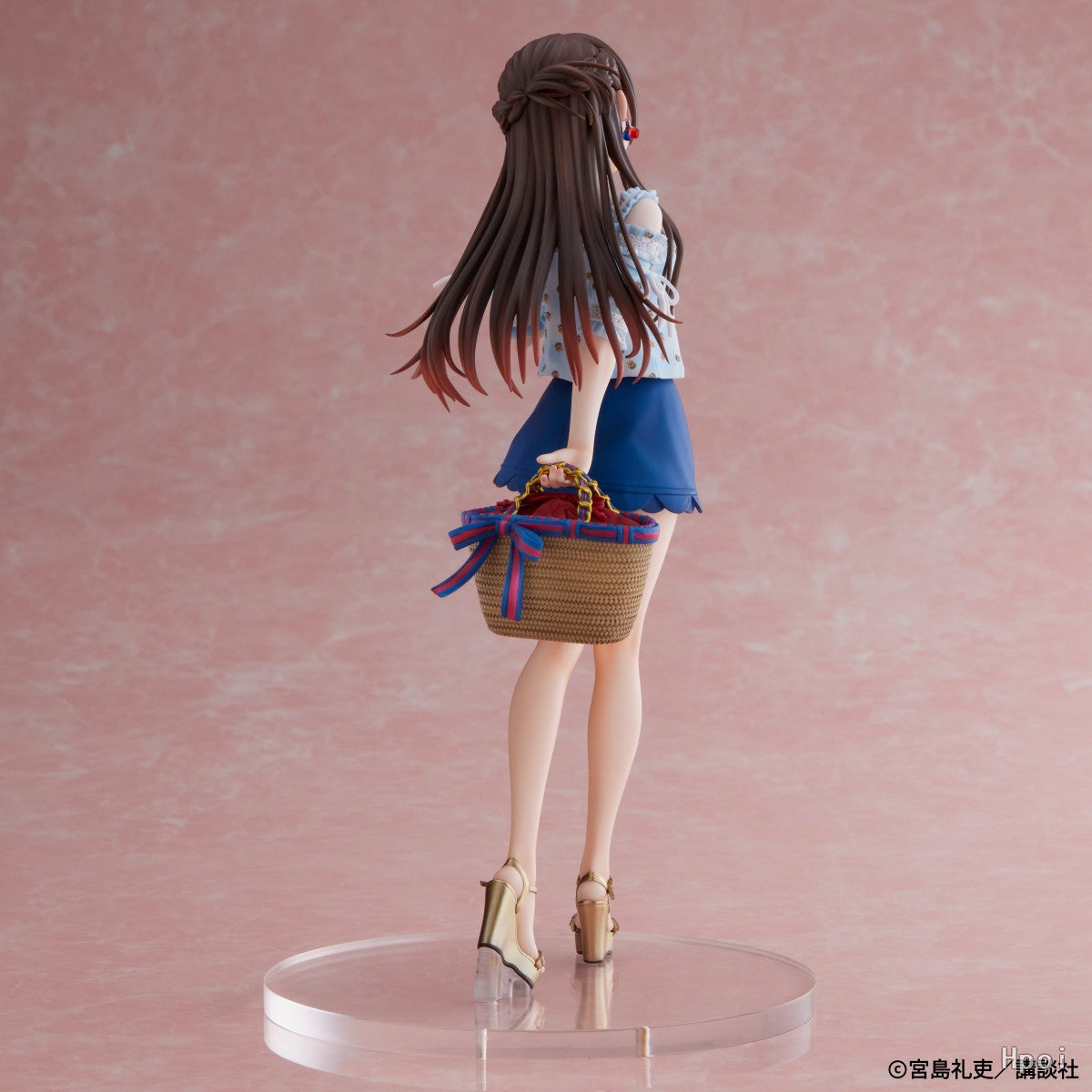 This figurines immerse Chizuru a dynamic pose that reflects her lively personality. If you are looking for more Rent-A-Girlfriend Merch, We have it all! | Check out all our Anime Merch now!