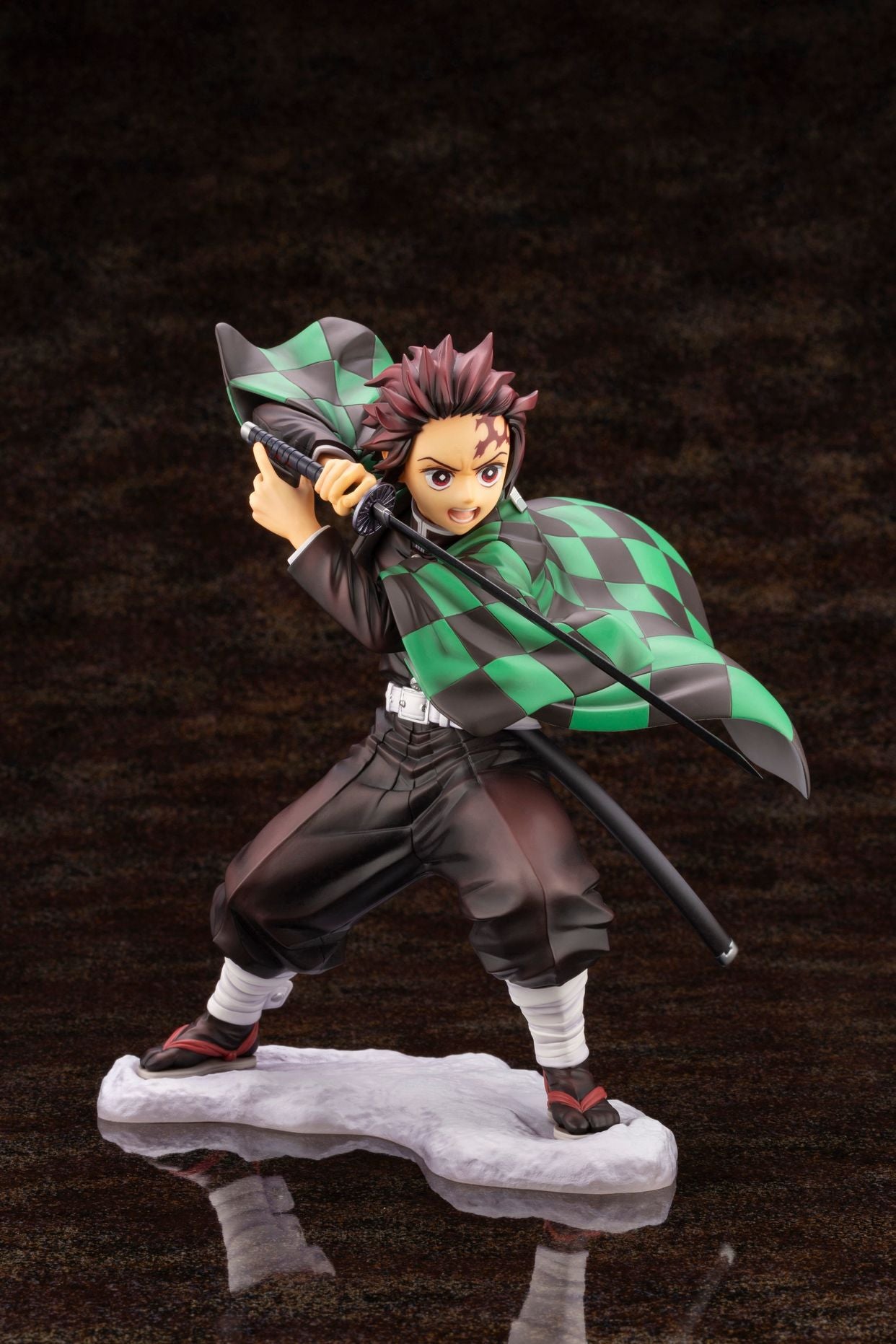This figurine captures the magic of Tanjiro Kamado. If you're looking for more Demon Slayer merch, we have it all! Check out our anime merch now—free shipping!