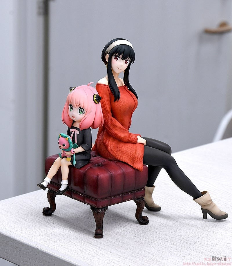 This figurine captures the magic of Anya & Yor. If you're looking for more Spy X Family merch, we have it all! Check out our anime merch now—free shipping!
