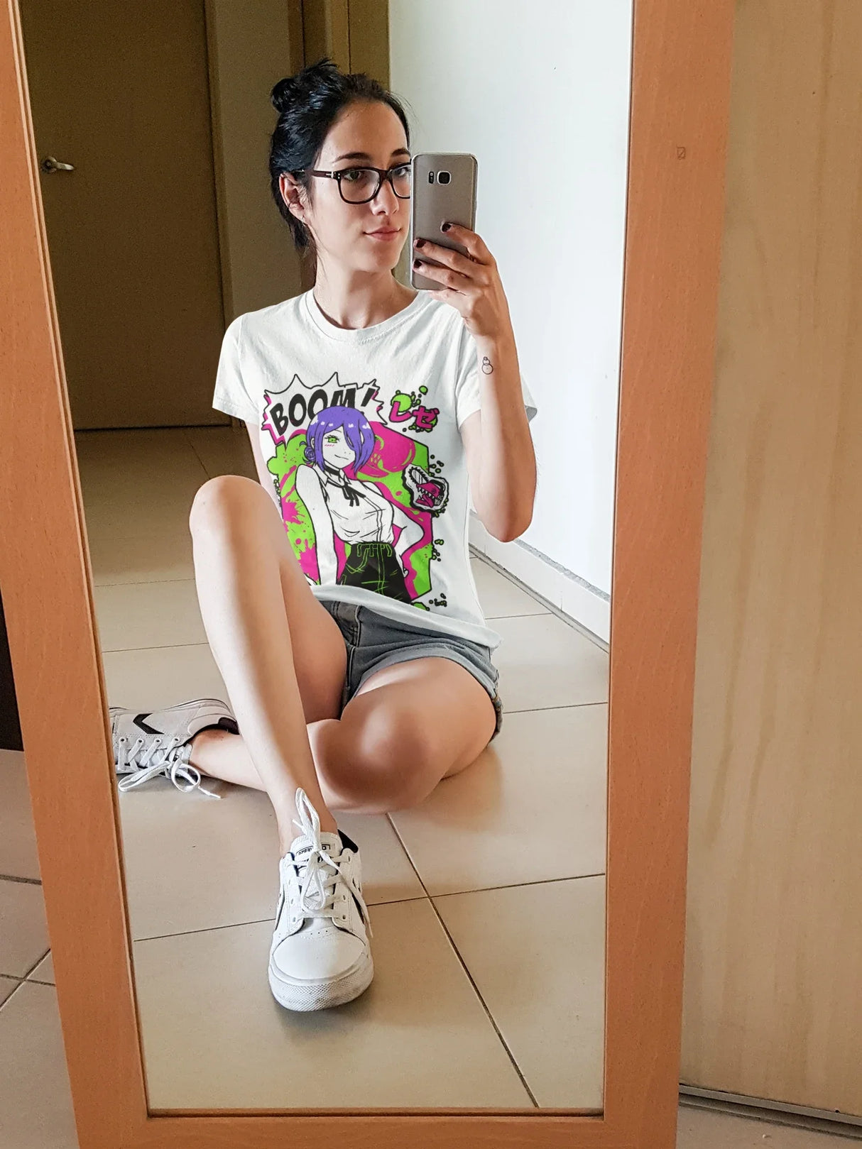 Here at Everythinganimee we have only the best anime merch! Free Global Shipping.
Unleash your inner devil hunter with this electrifying Reze T-Shirt from Chainsaw Man. Featuring the bold and vibrant design of Reze, a character known for her fierce and captivating presence, this shirt is a must-have for any fan.