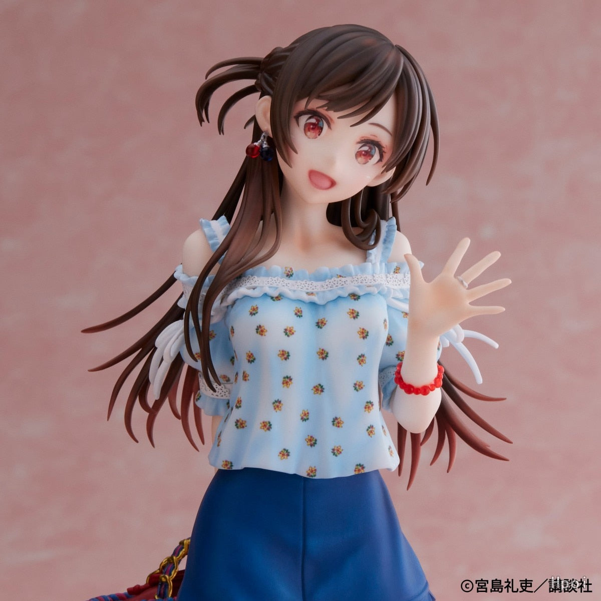This figurines immerse Chizuru a dynamic pose that reflects her lively personality. If you are looking for more Rent-A-Girlfriend Merch, We have it all! | Check out all our Anime Merch now!