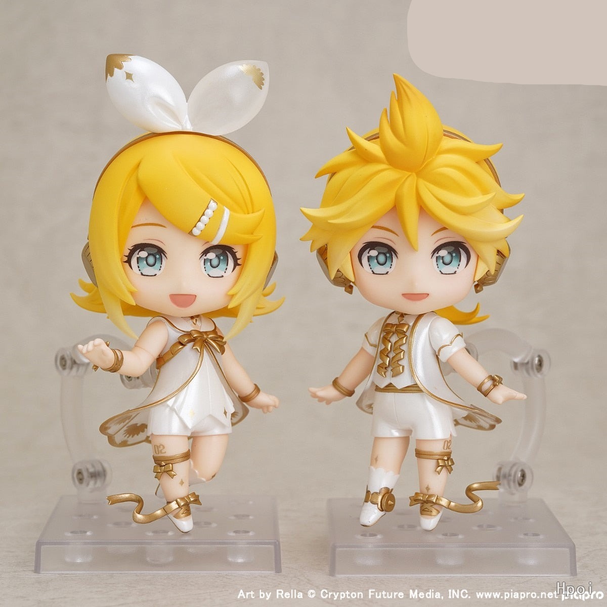 This figurine captures the magic of Kagamine Twins. If you're looking for more Vocaloid merch, we have it all! Check out our anime merch now—free shipping!