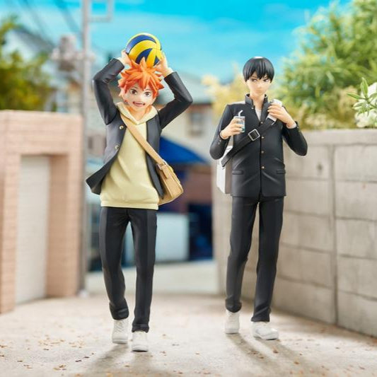This figurine captures the magic of Shōyō Hinata. If you're looking for more Haikyuu!! merch, we have it all! Check out our anime merch now—free shipping!