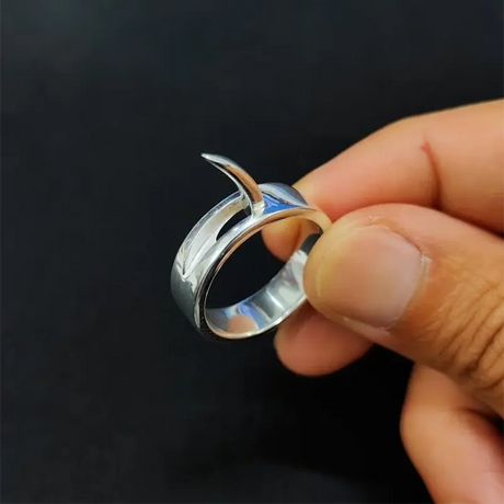 This ring captures the magic of Annie. If you're looking for more Attack on Titan merch, we have it all! Check out our anime merch now—free shipping!