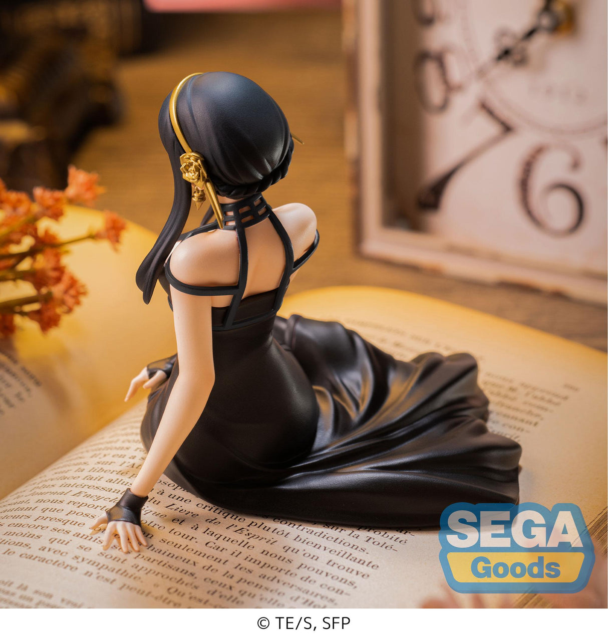 This figurine captures the magic of Yor Forger. If you're looking for more Spy X Family merch, we have it all! Check out our anime merch now—free shipping!